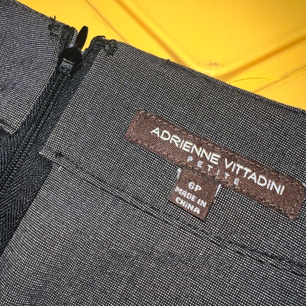Adrienne Vittadini Dark Gray short sleeve dress size 6P - Picture 8 of 11